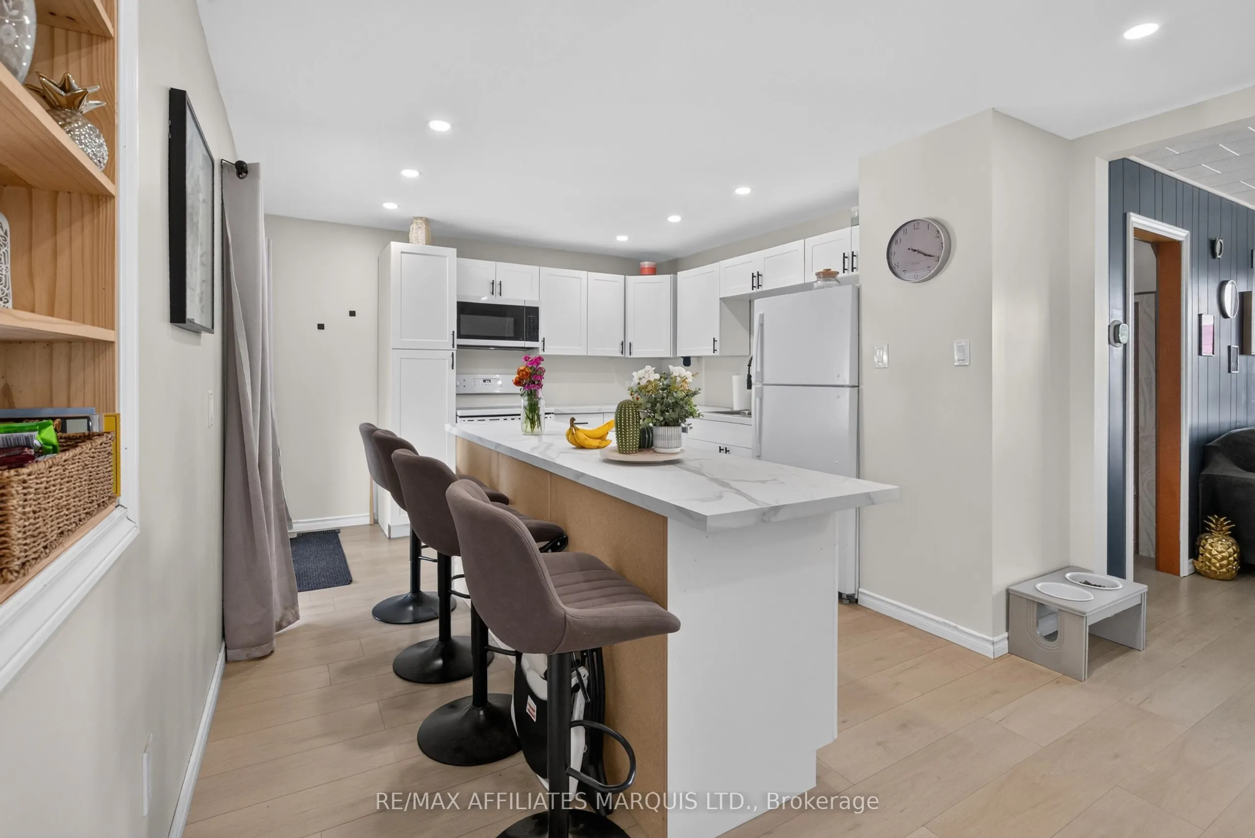 41 Eleventh Street E