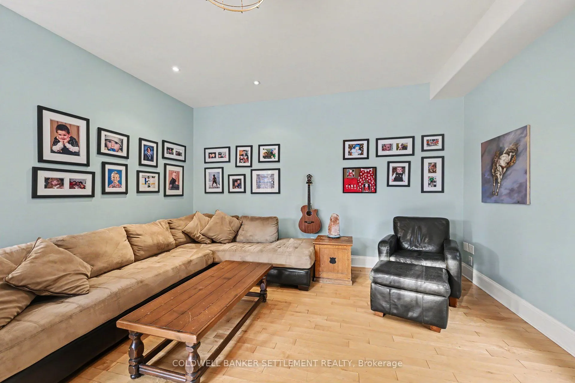 46 Brock Street S