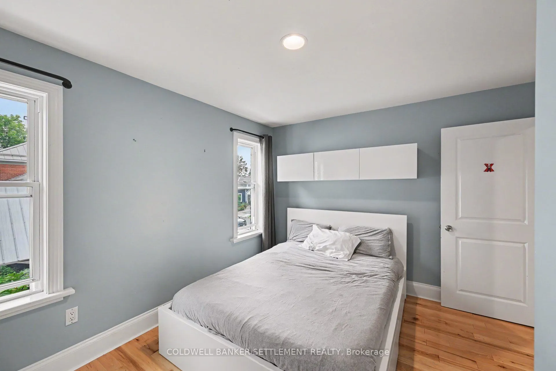 46 Brock Street S