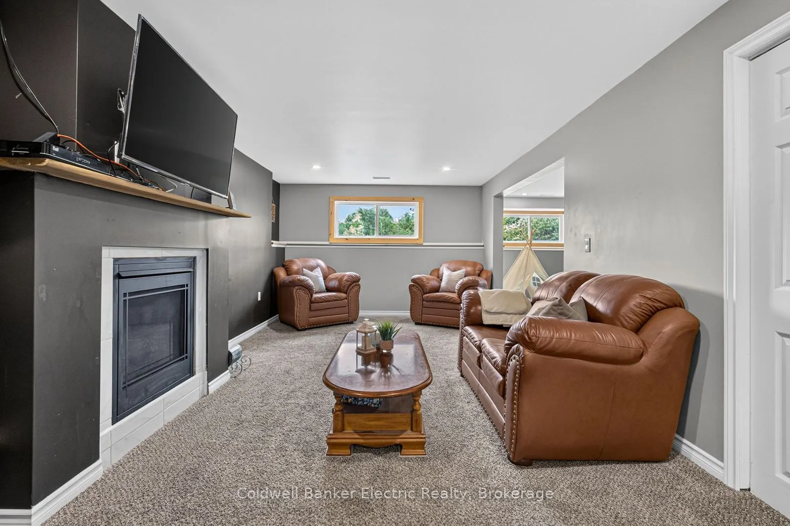 548 Tiffen Road