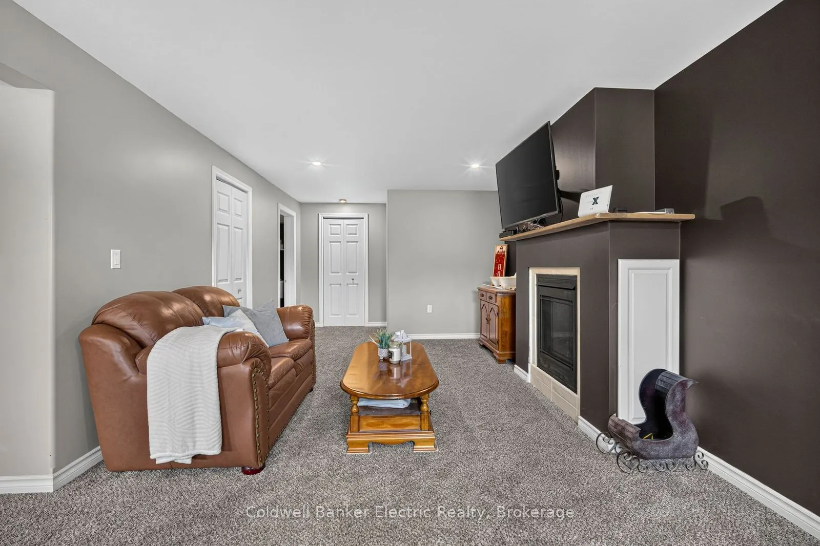 548 Tiffen Road