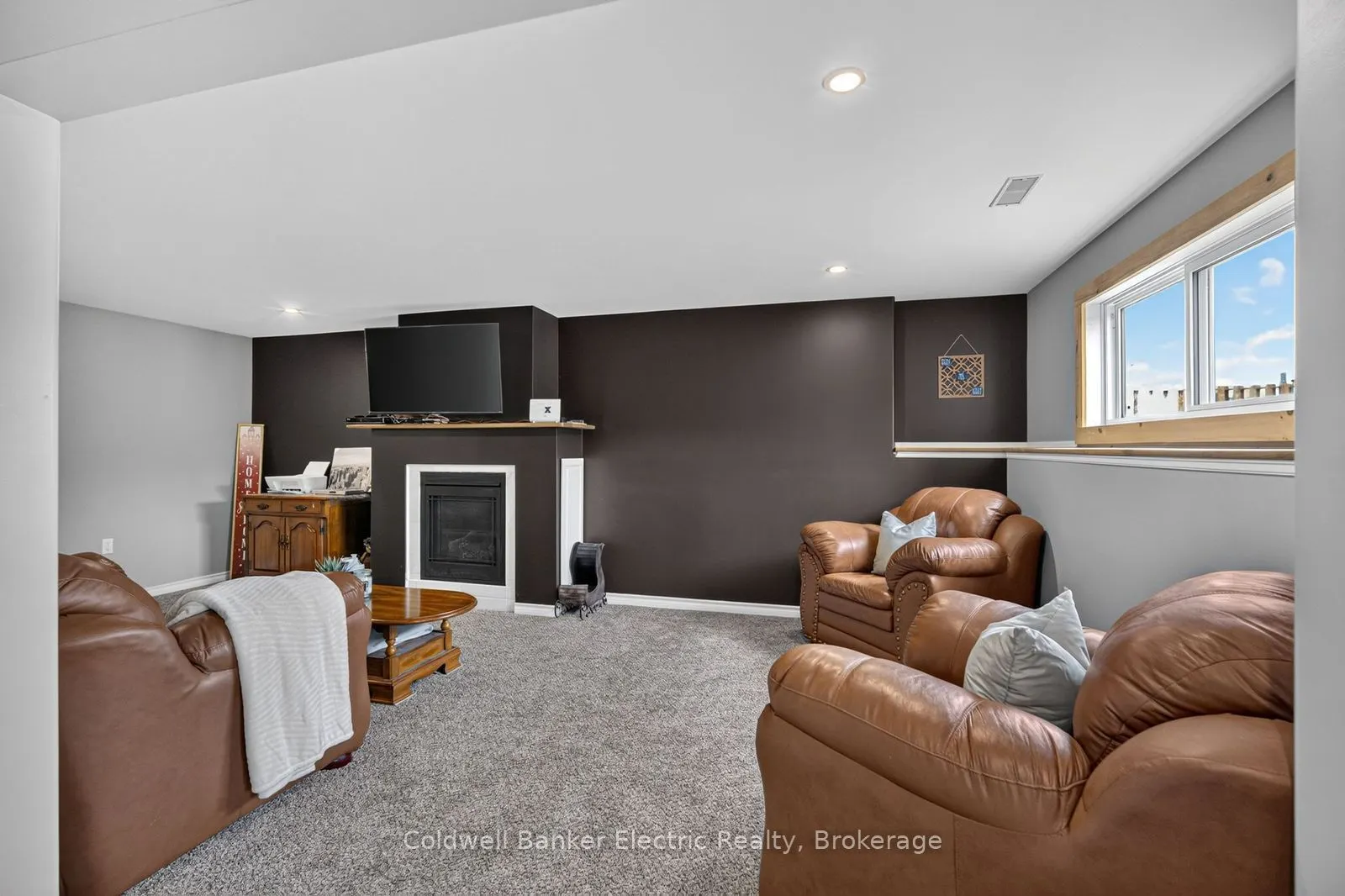 548 Tiffen Road