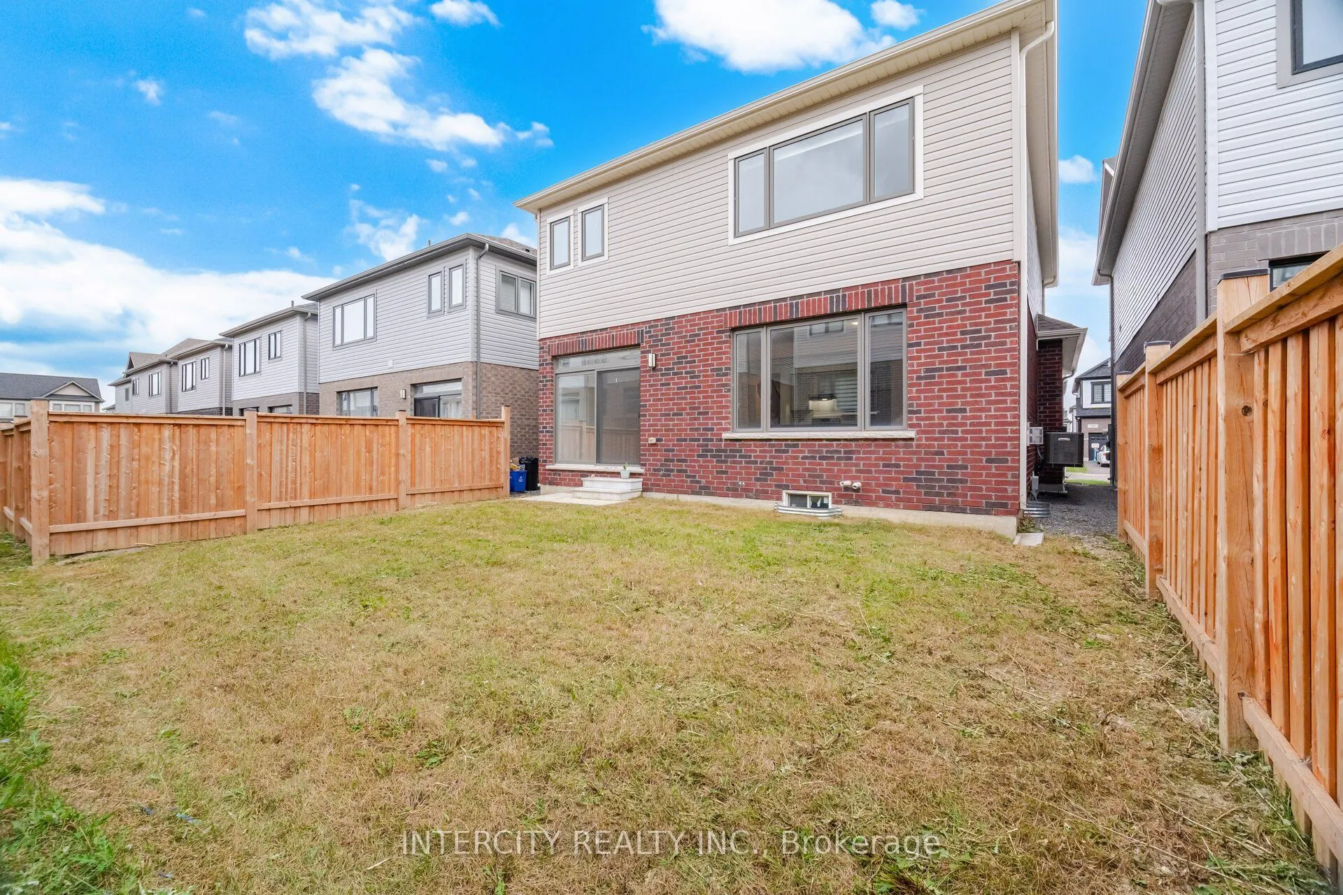 23 Weylie Street