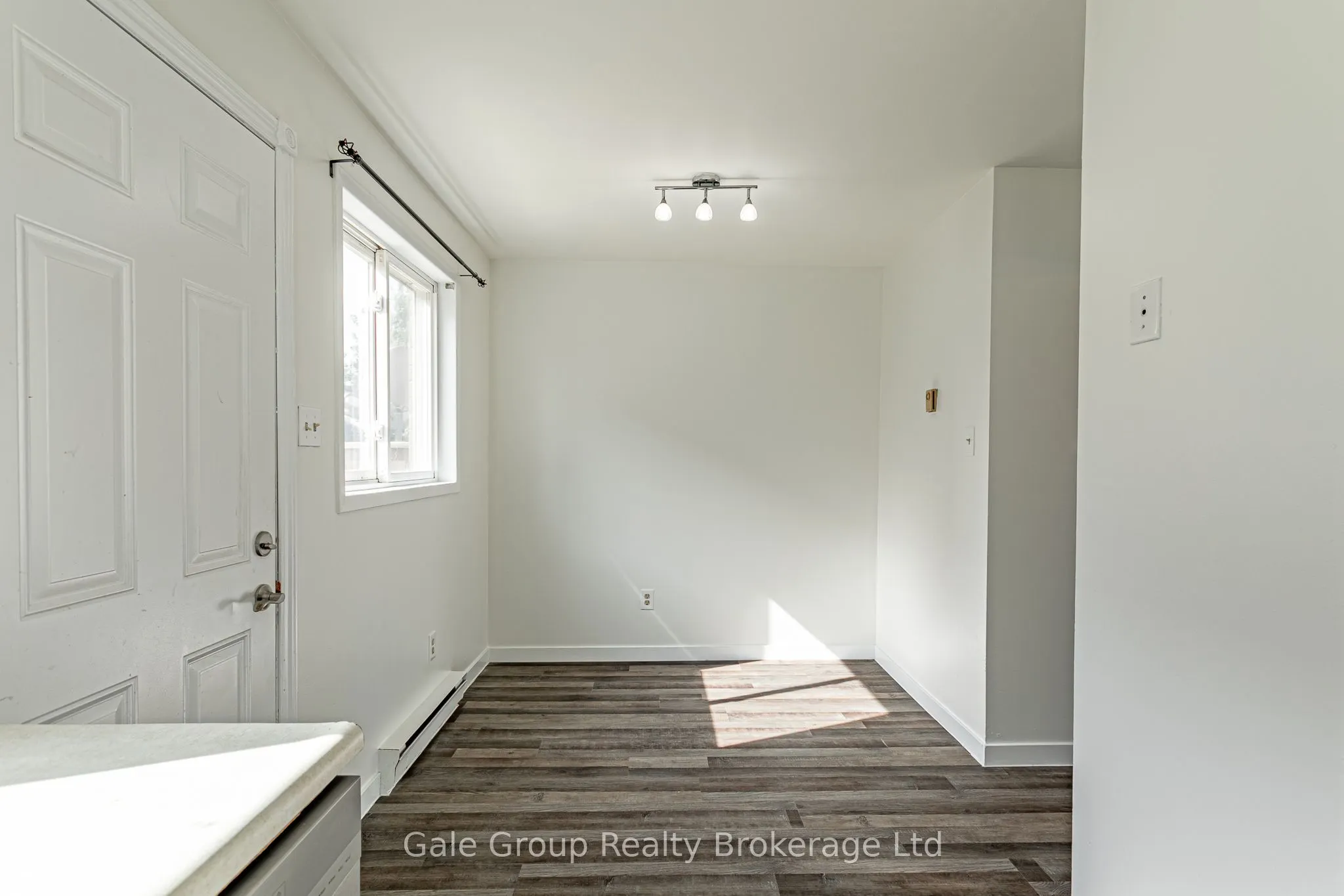 370 Springbank Avenue #4