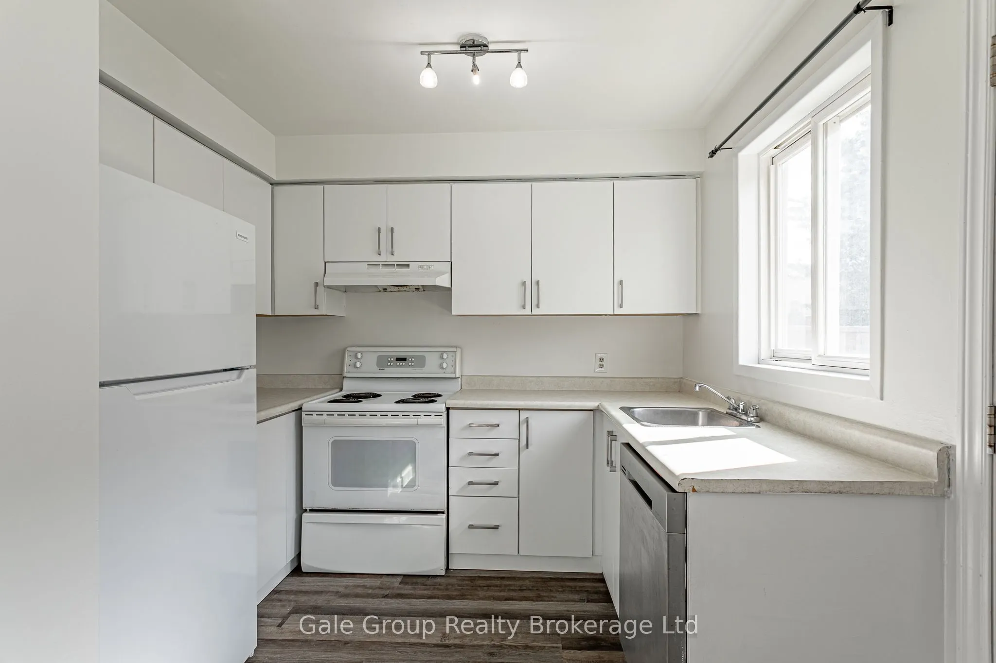 370 Springbank Avenue #4
