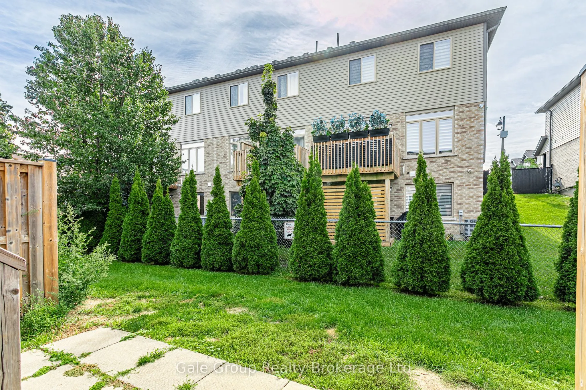 370 Springbank Avenue #4