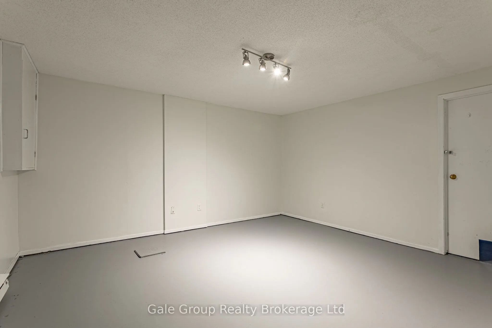 370 Springbank Avenue #4