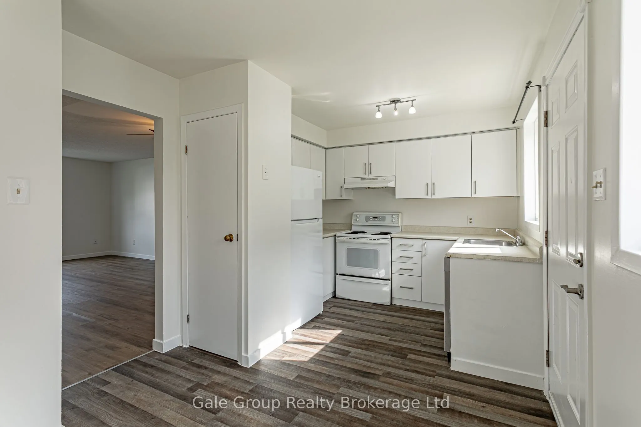 370 Springbank Avenue #4