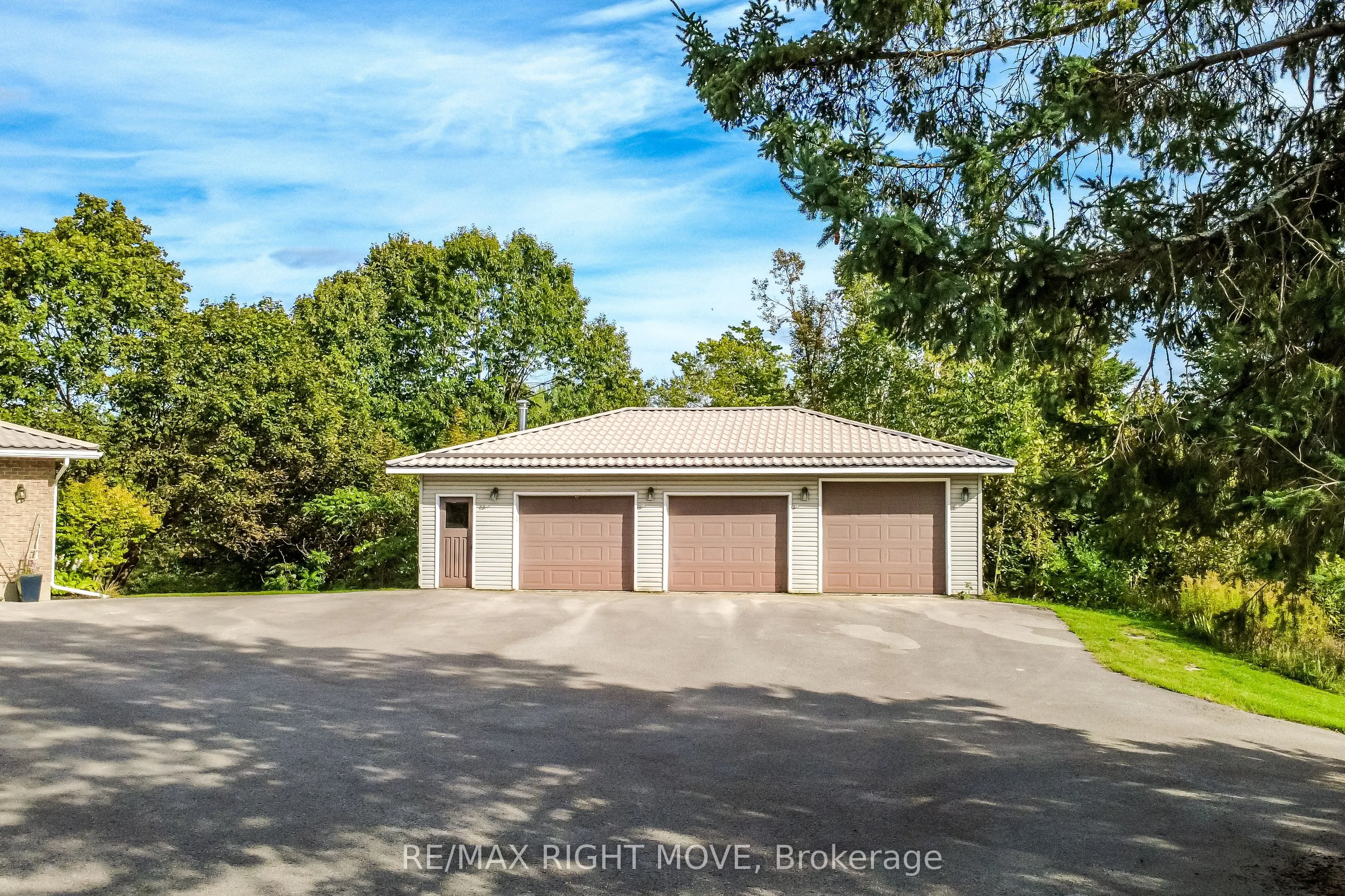 570 Lake Dalrymple Road