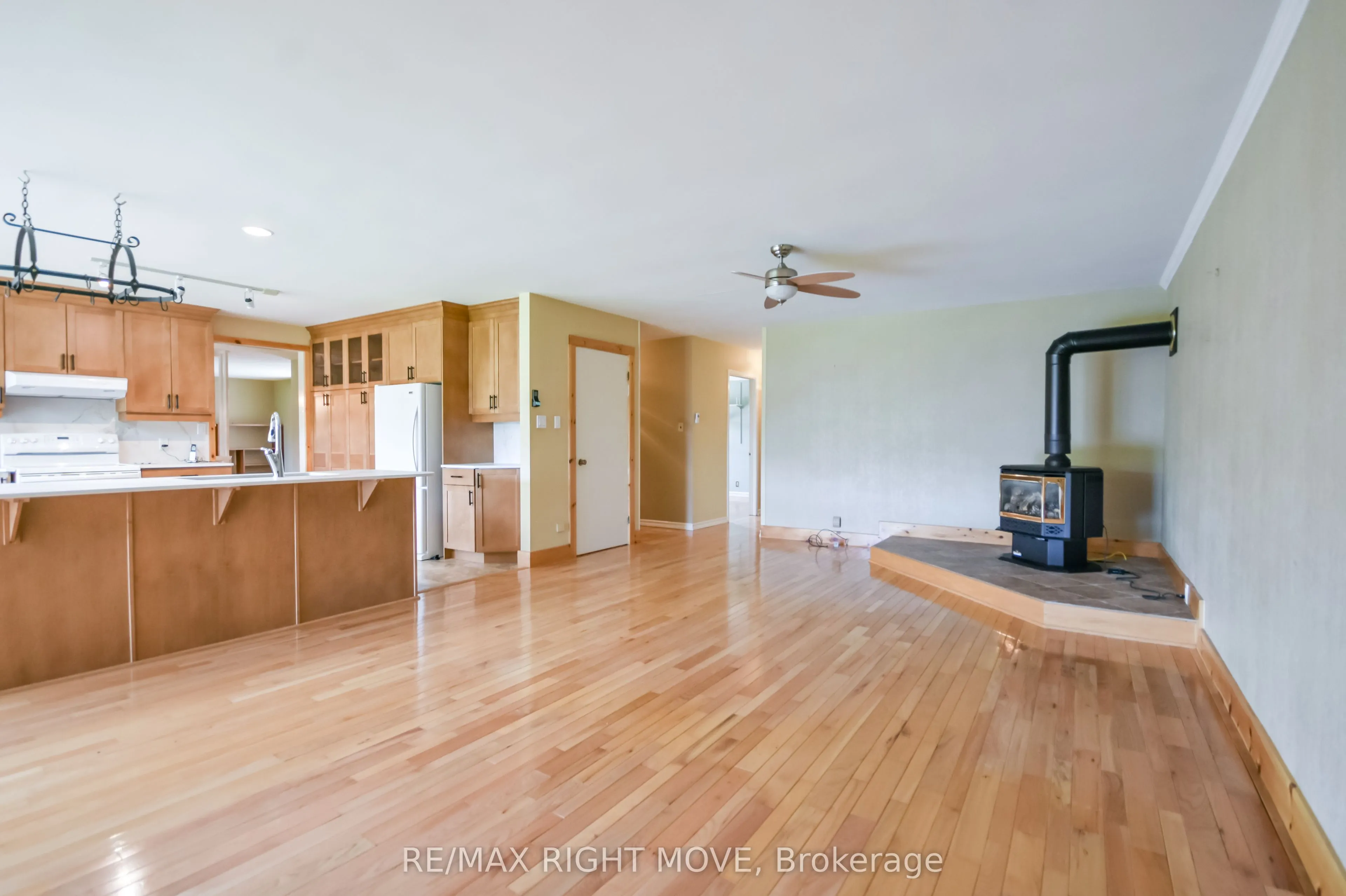 570 Lake Dalrymple Road