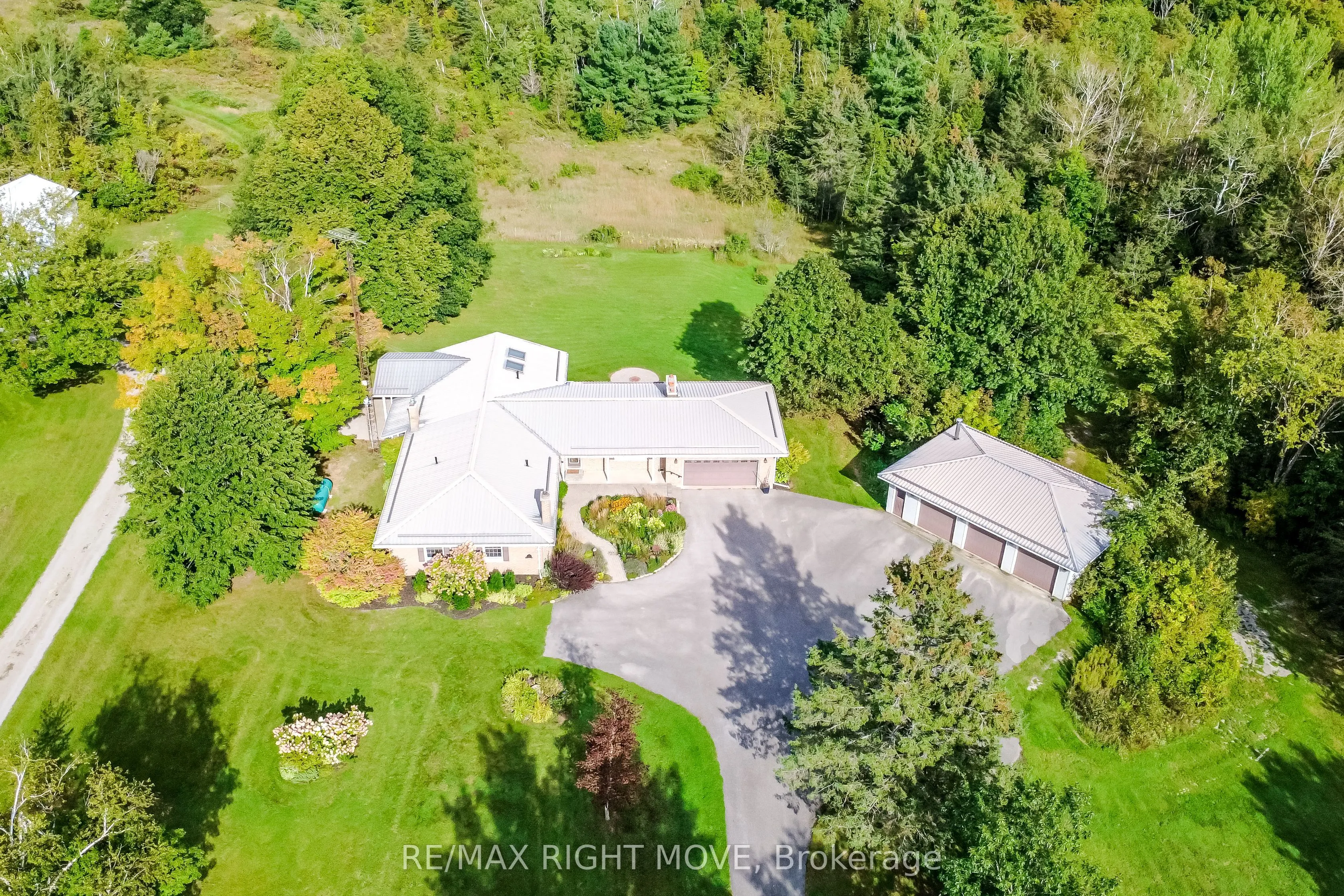 570 Lake Dalrymple Road