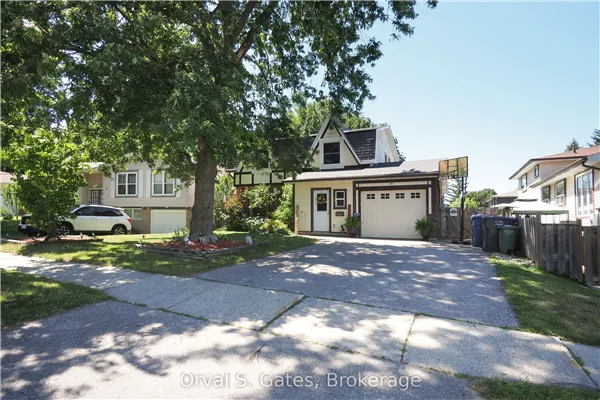 3 Queensdale Crescent