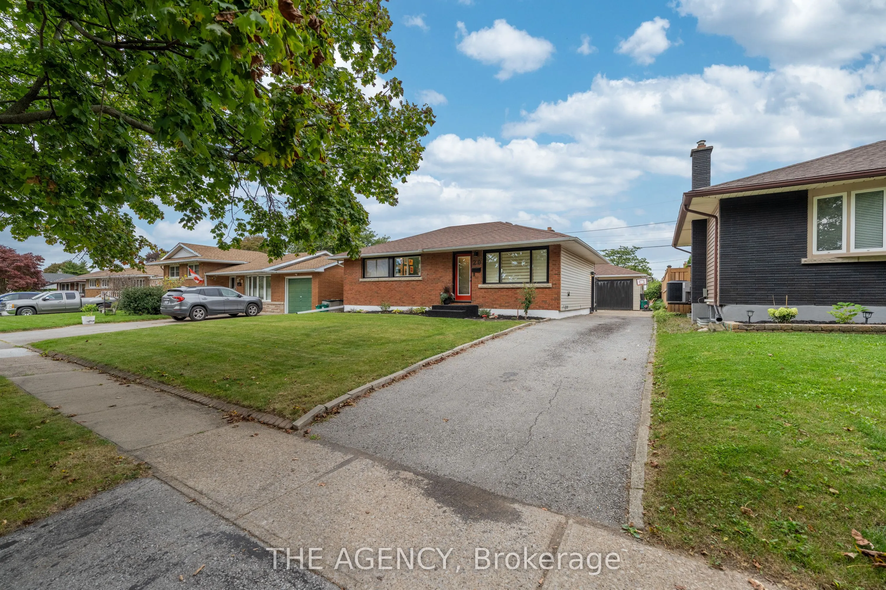 20 Ridge Point Drive