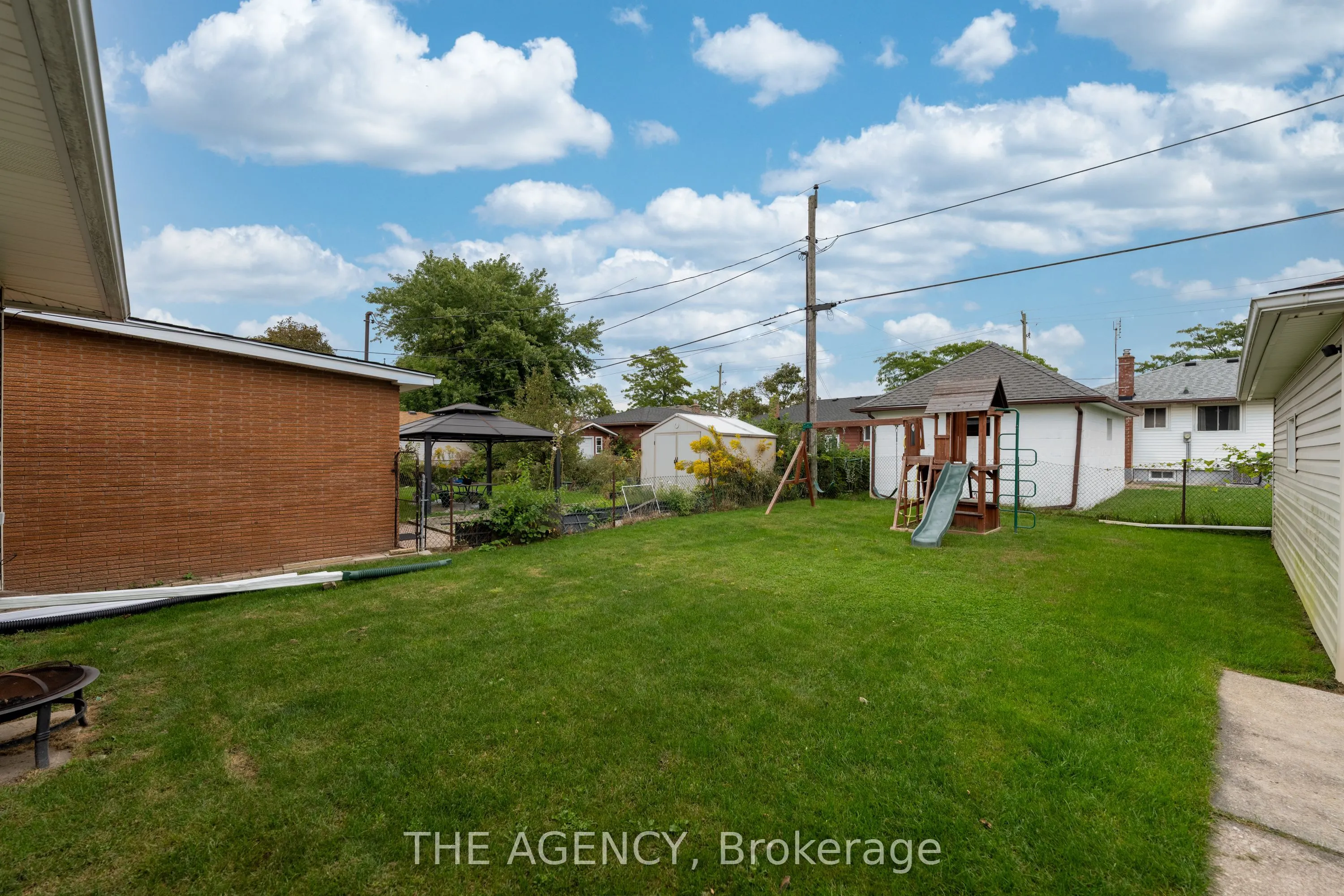 20 Ridge Point Drive