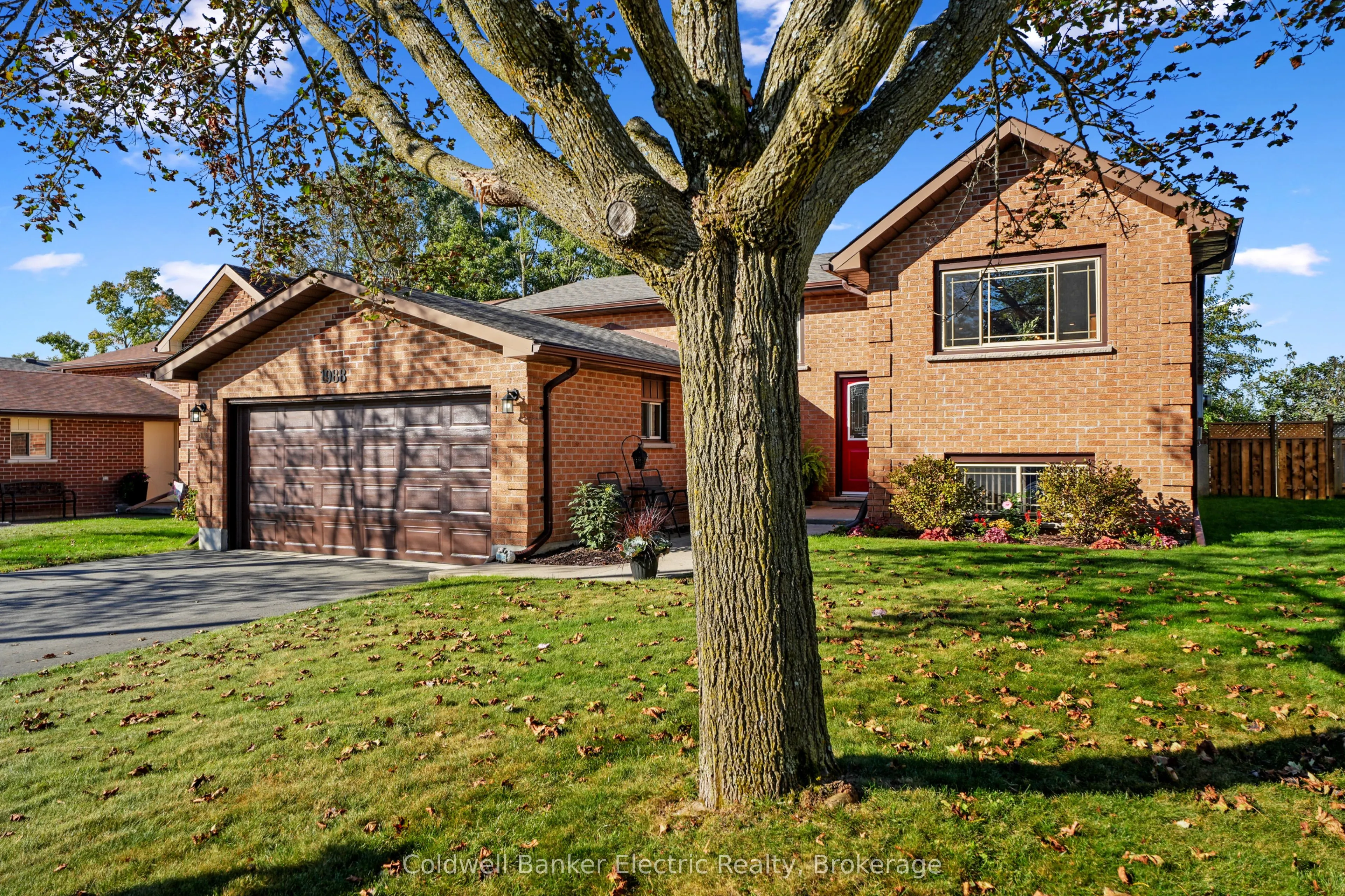 1988 Mapleridge Drive