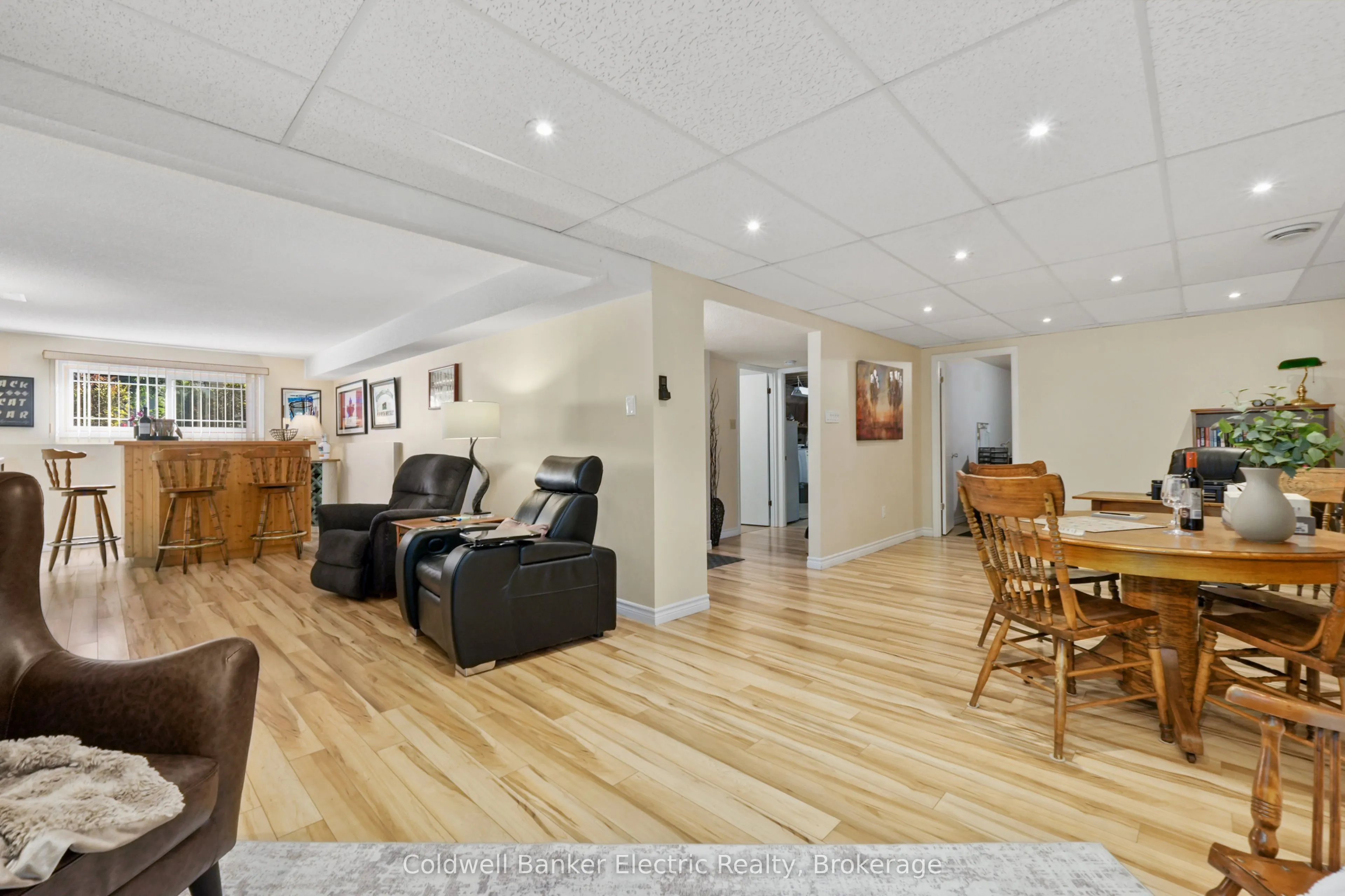 1988 Mapleridge Drive