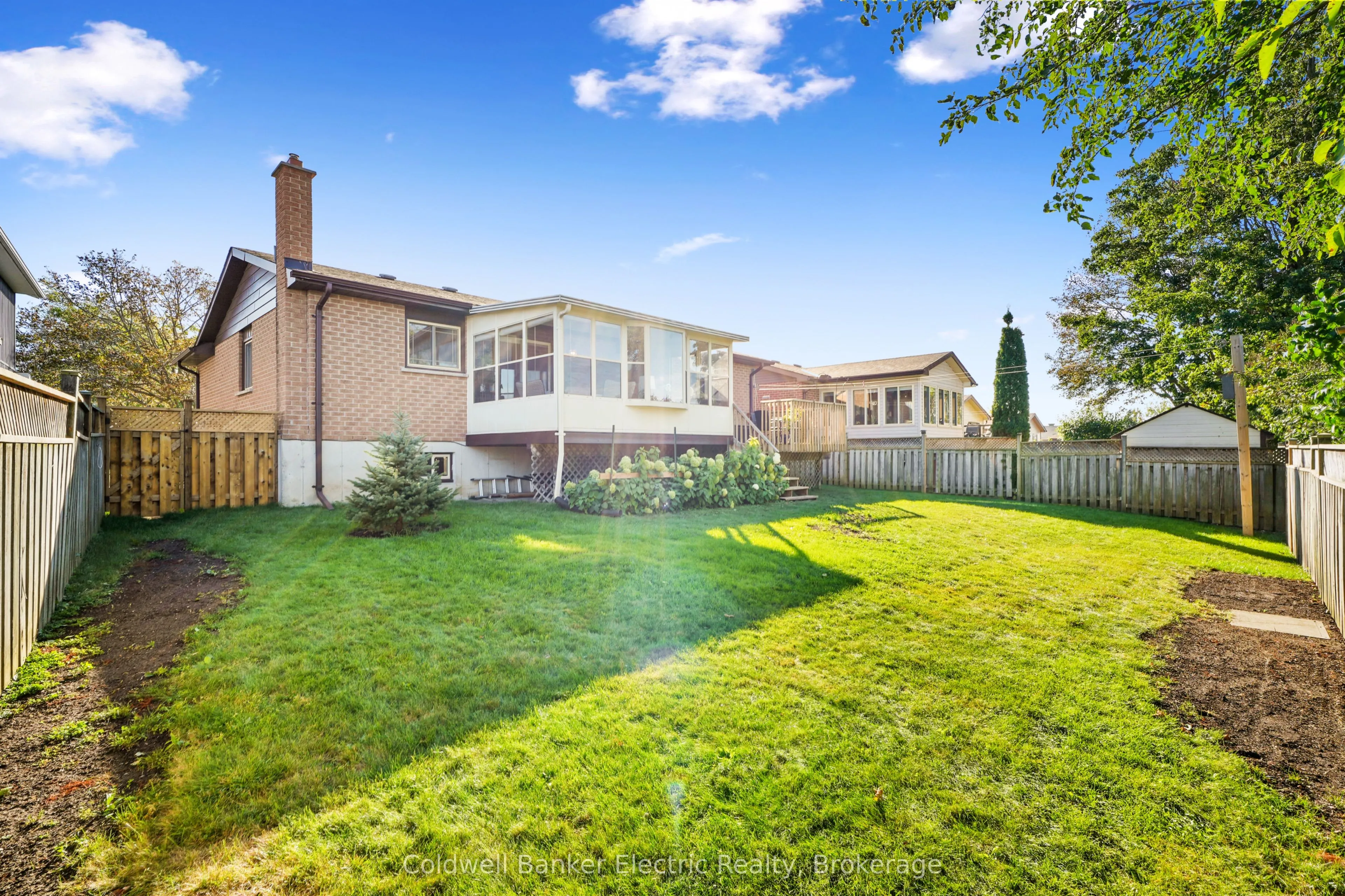 1988 Mapleridge Drive