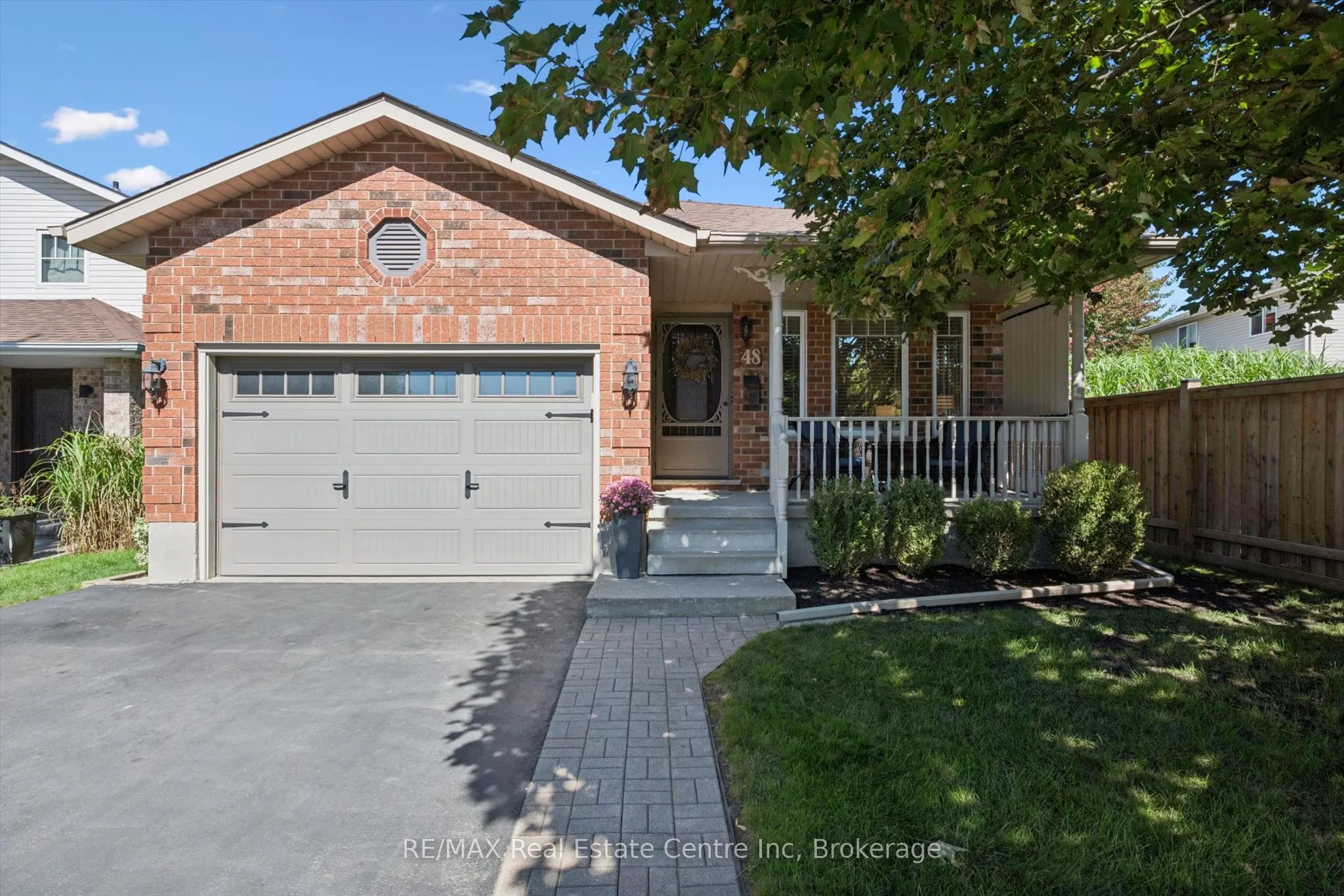 48 Abbeywood Crescent