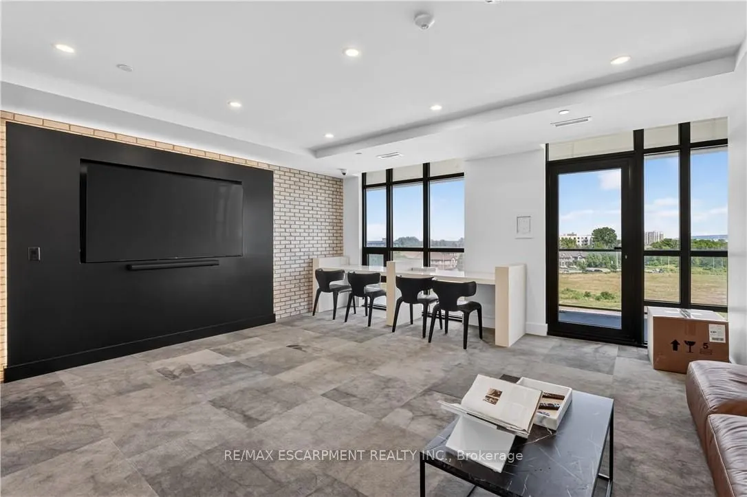 461 Green Road #606
