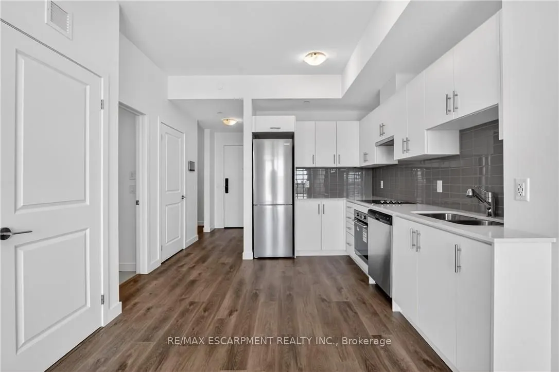 461 Green Road #606
