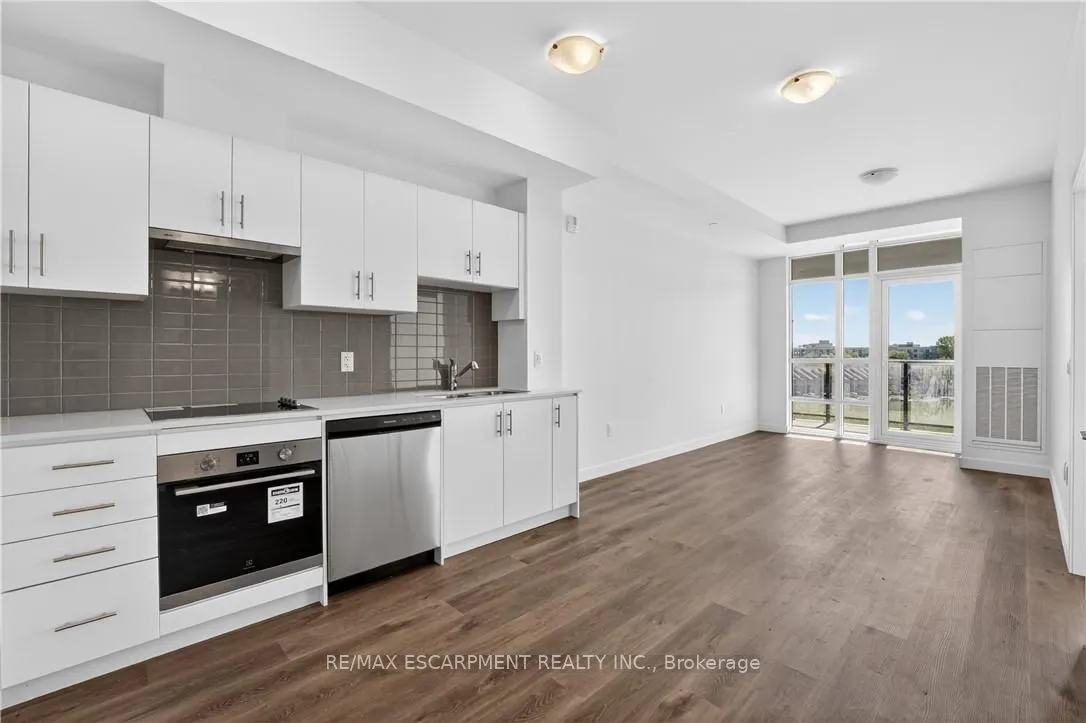 461 Green Road #606