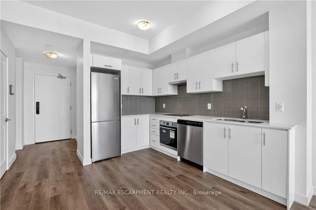 461 Green Road #606