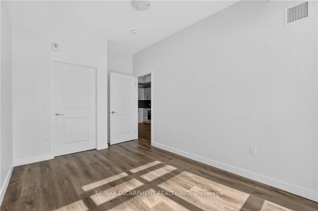 461 Green Road #606