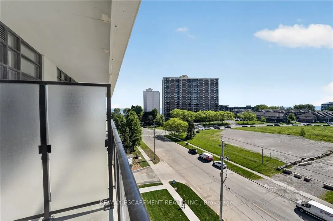 461 Green Road #606