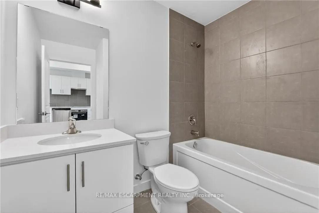 461 Green Road #606