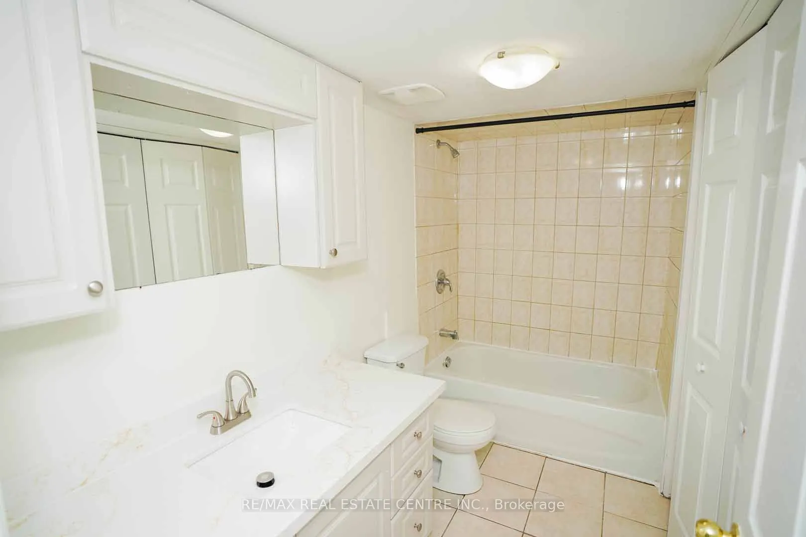 18 Heritage Drive