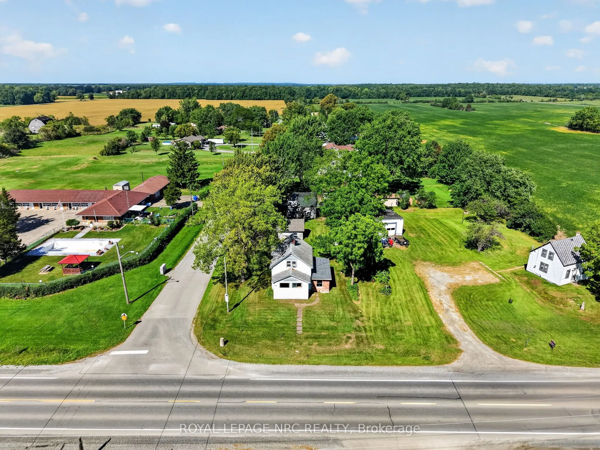 737 MAIN Street W