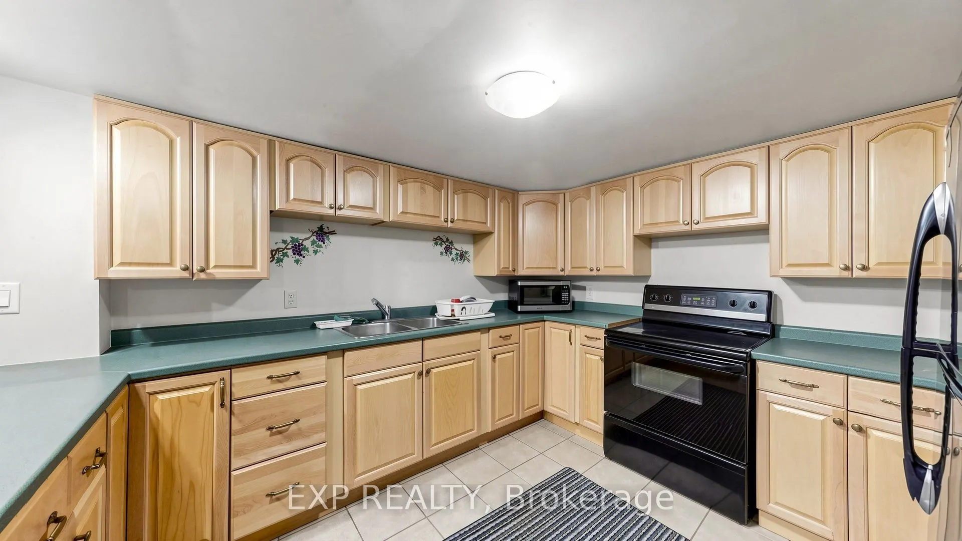 28 Hurlbut Place