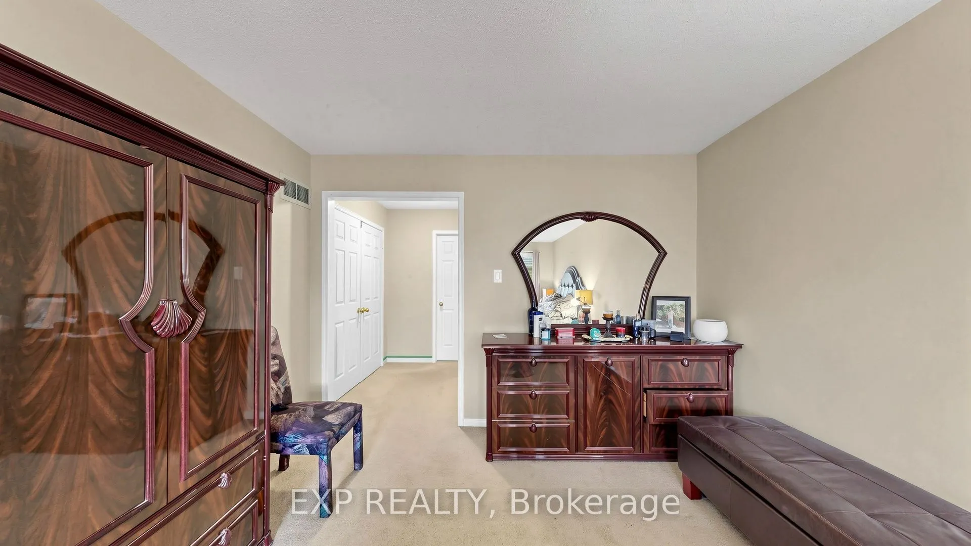 28 Hurlbut Place