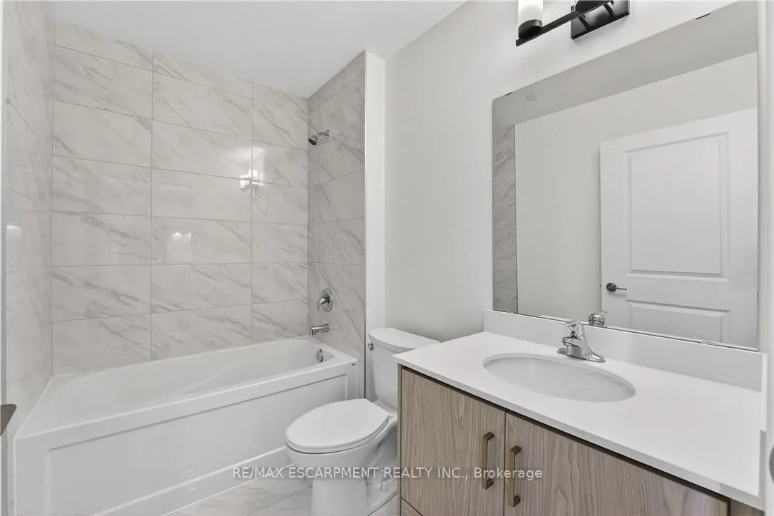 461 Green Road #304