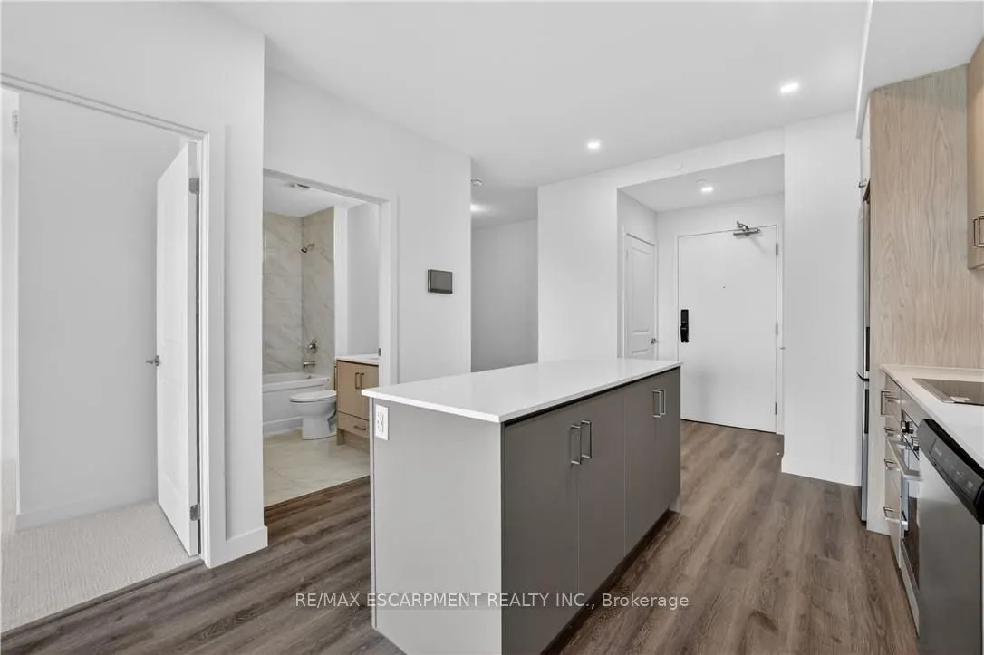 461 Green Road #304