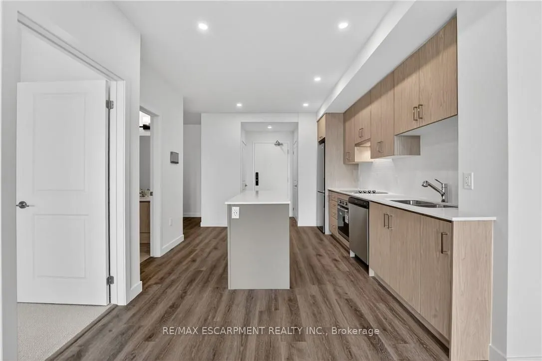 461 Green Road #304