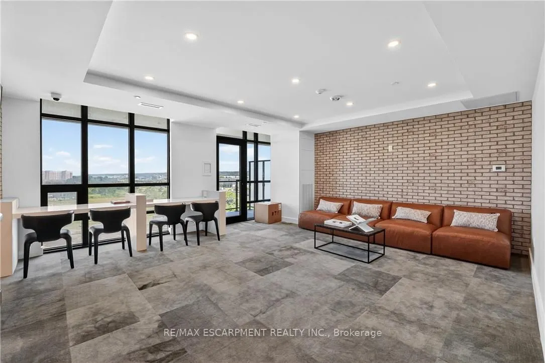 461 Green Road #304