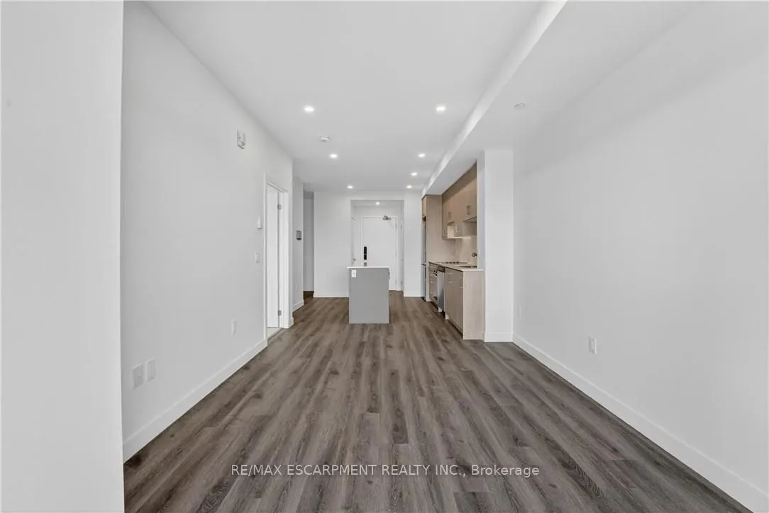 461 Green Road #304