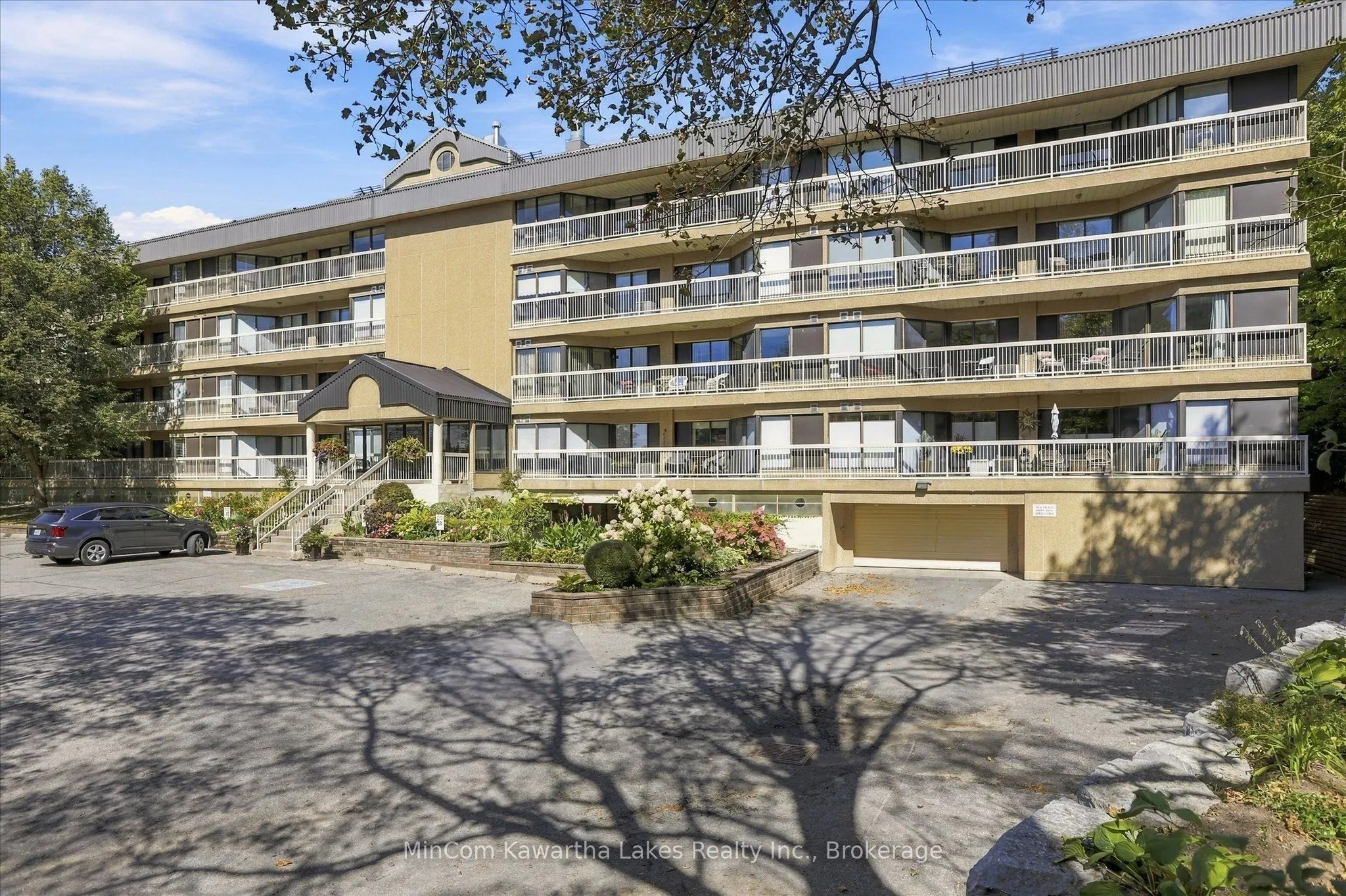 40 Auburn Street #207