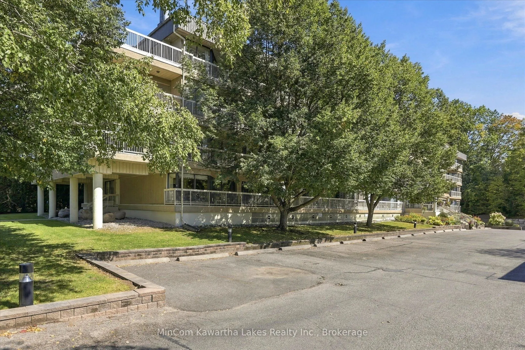 40 Auburn Street #207