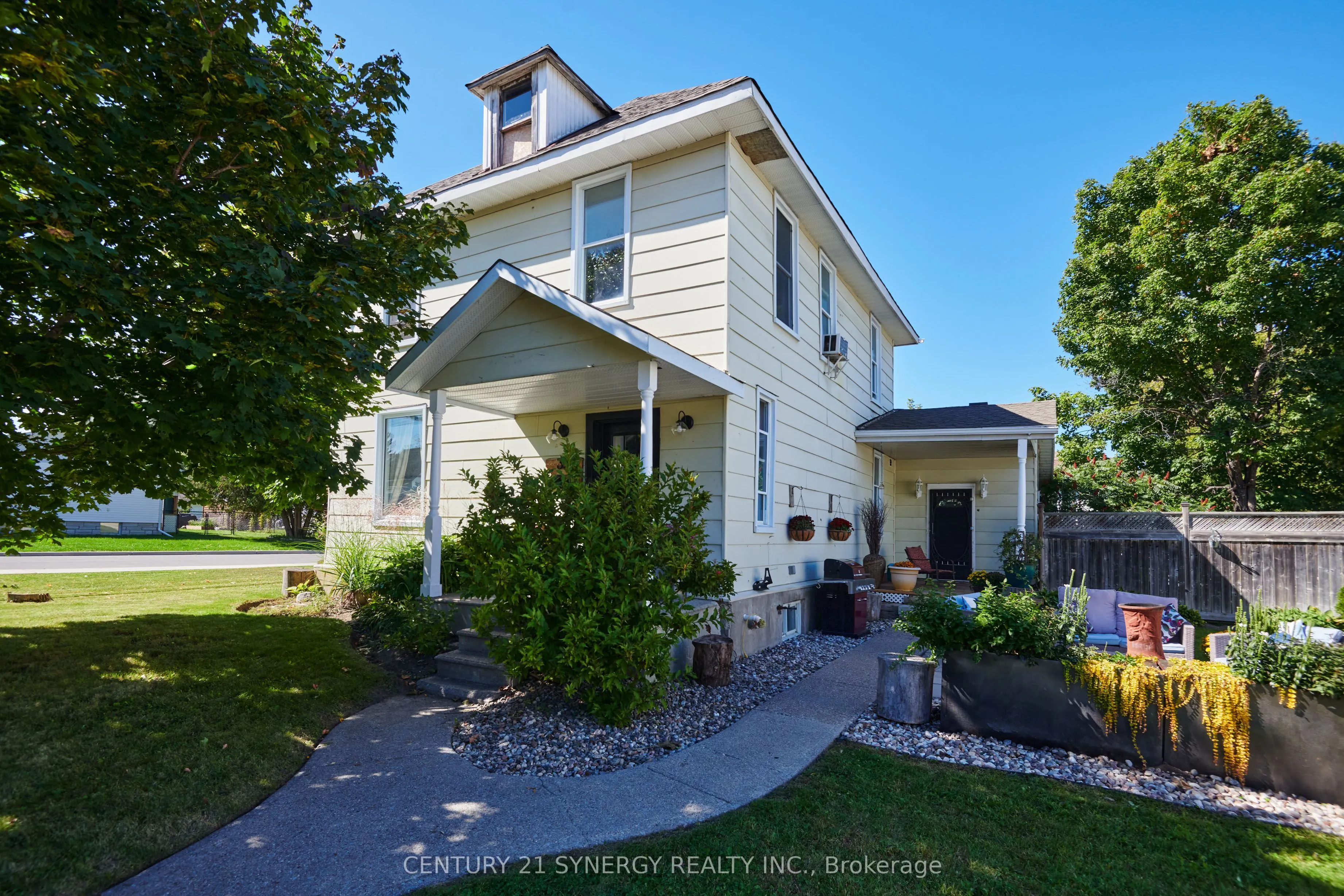 35 Norma Street S