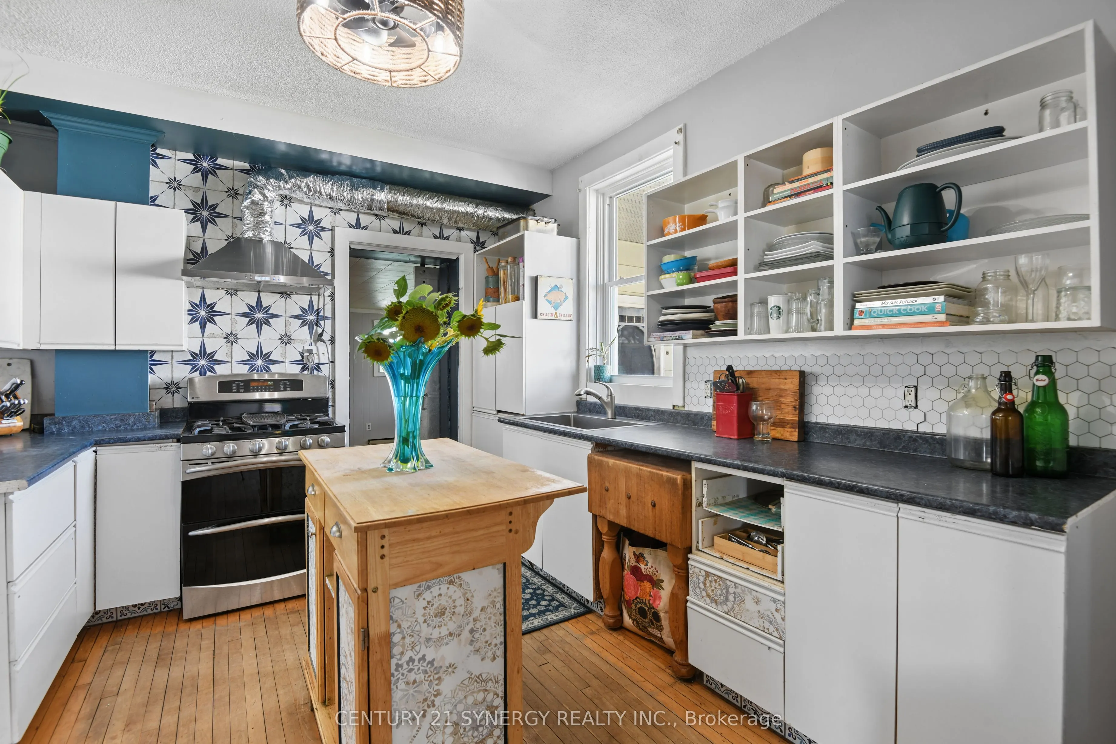 35 Norma Street S