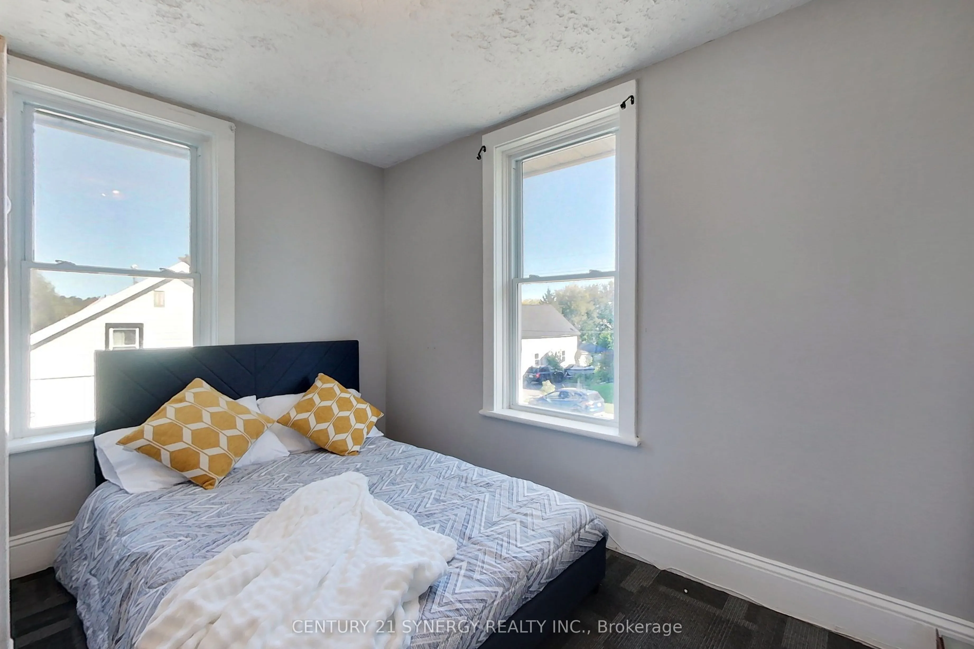 35 Norma Street S