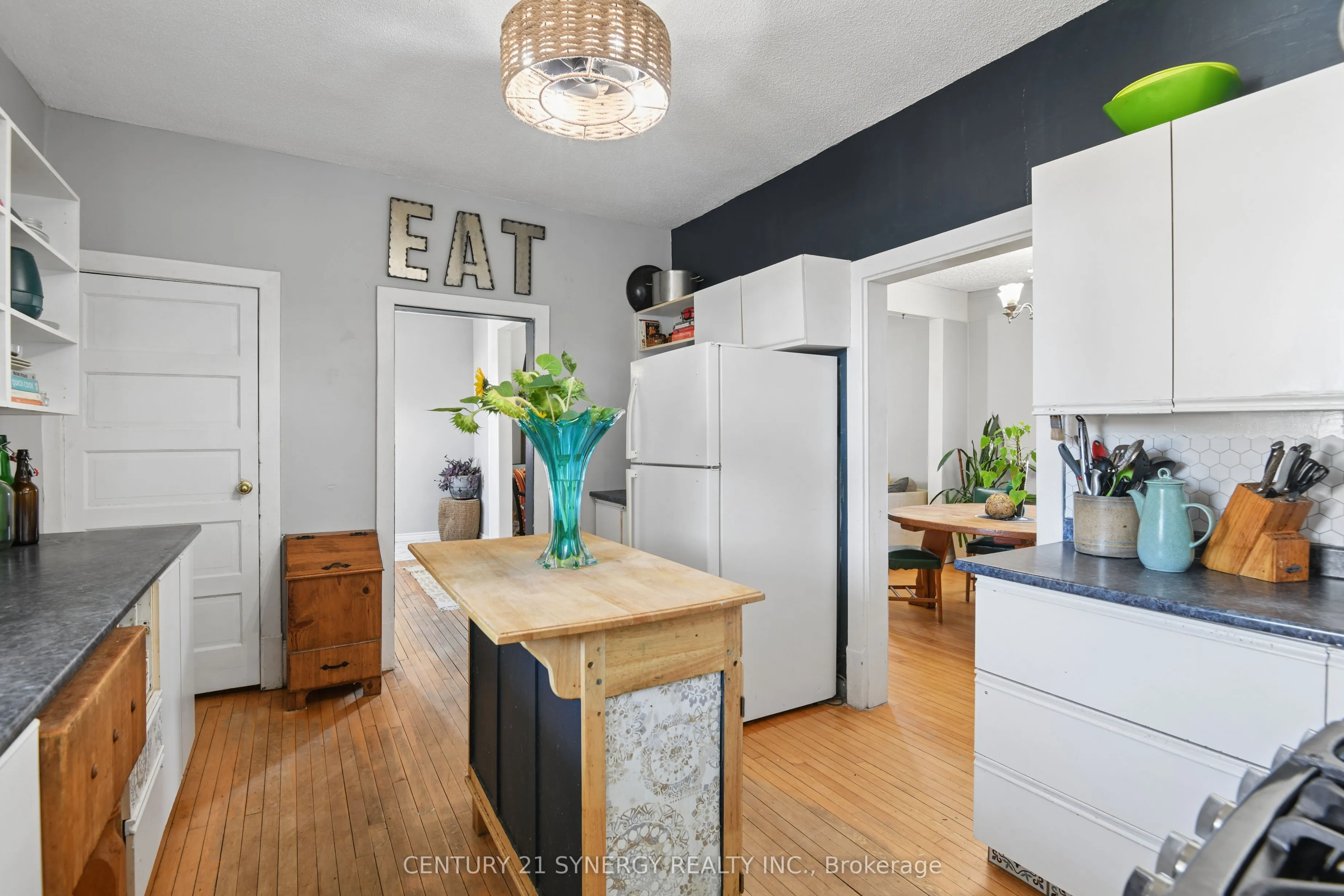 35 Norma Street S