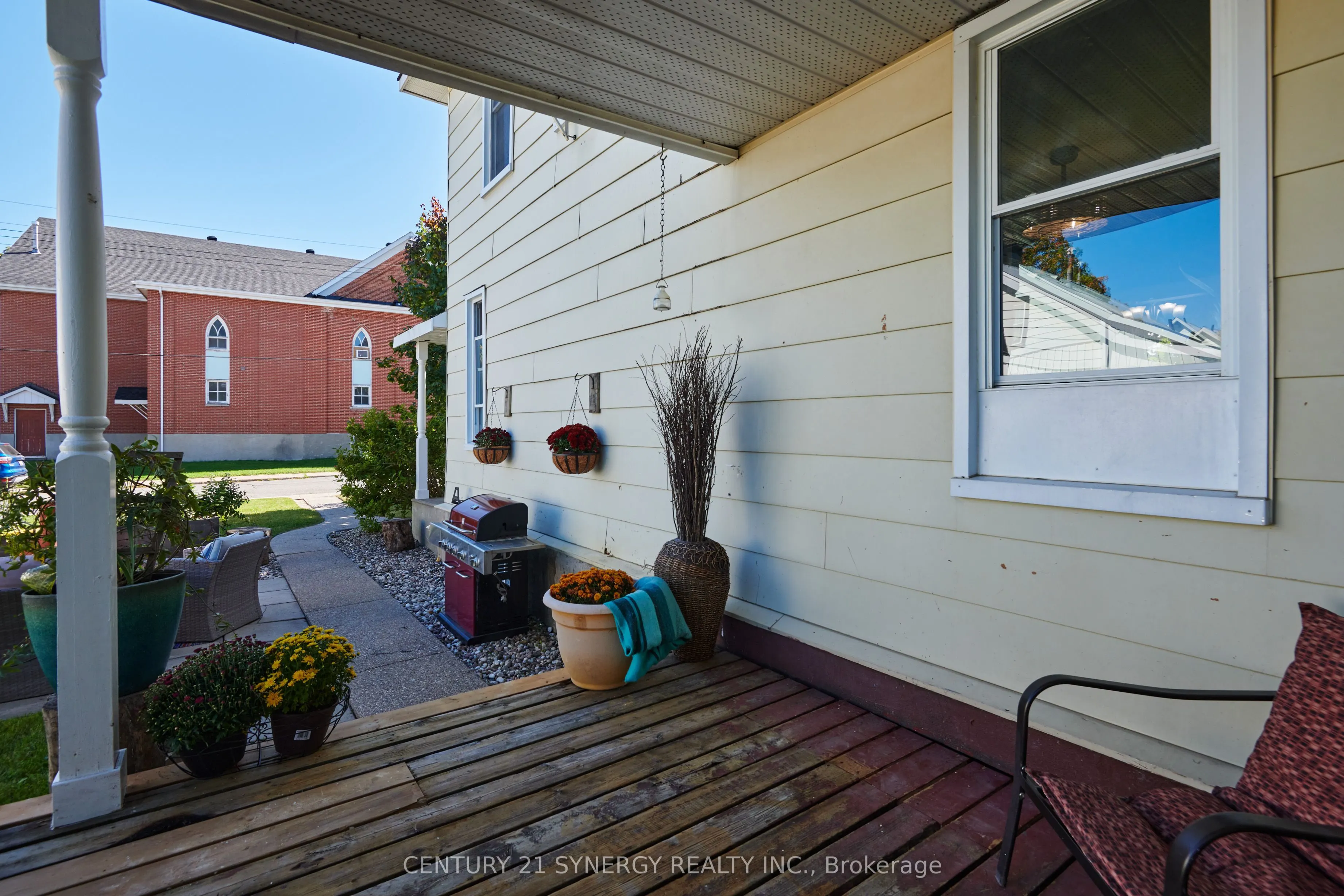 35 Norma Street S
