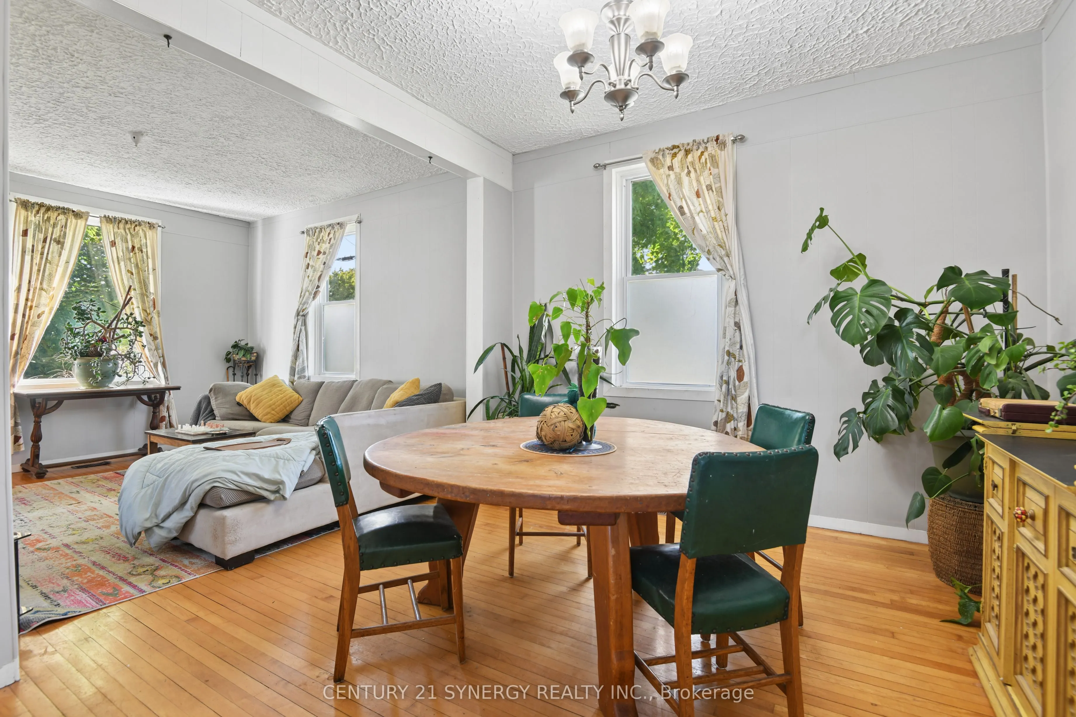35 Norma Street S