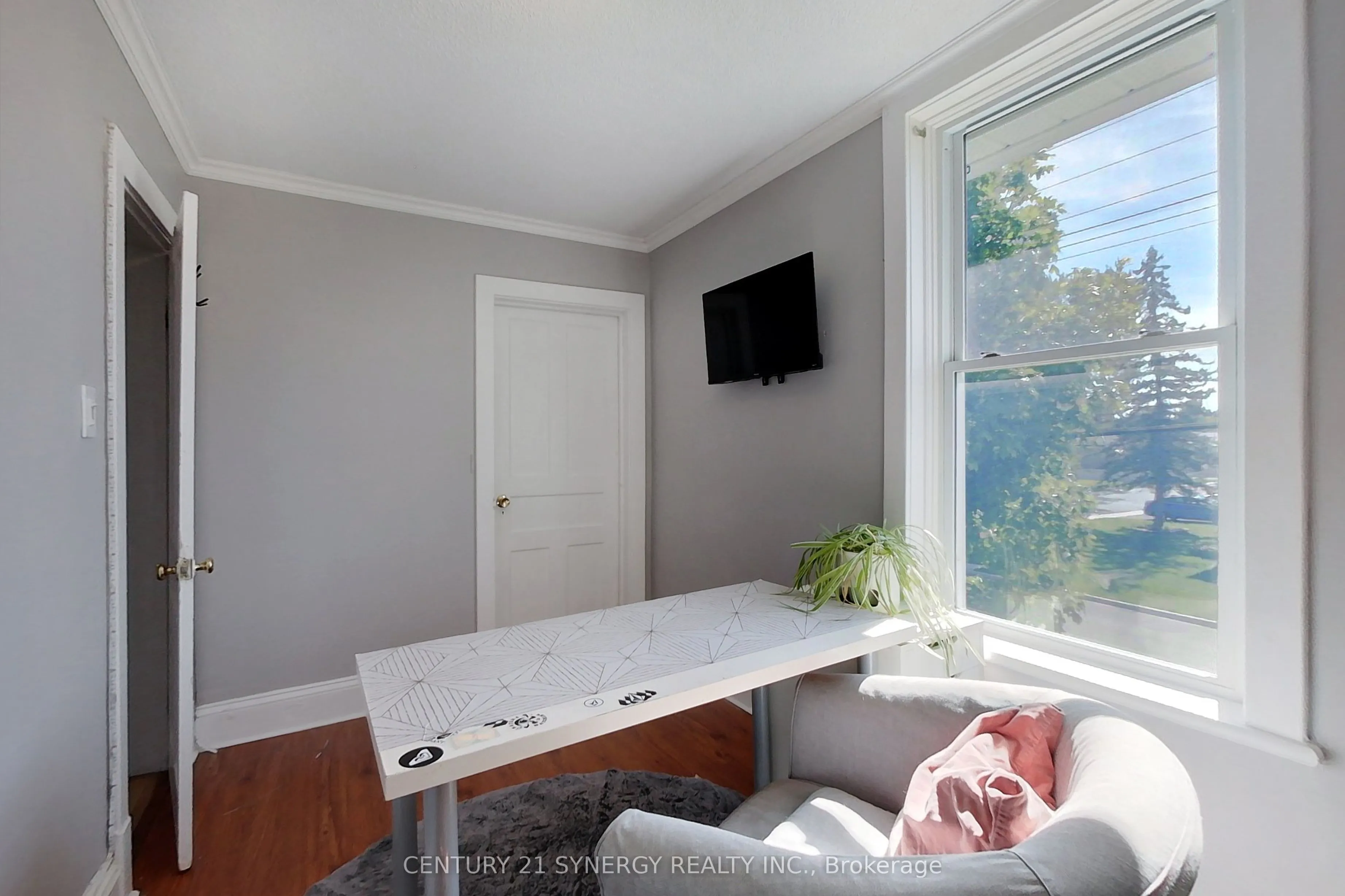 35 Norma Street S