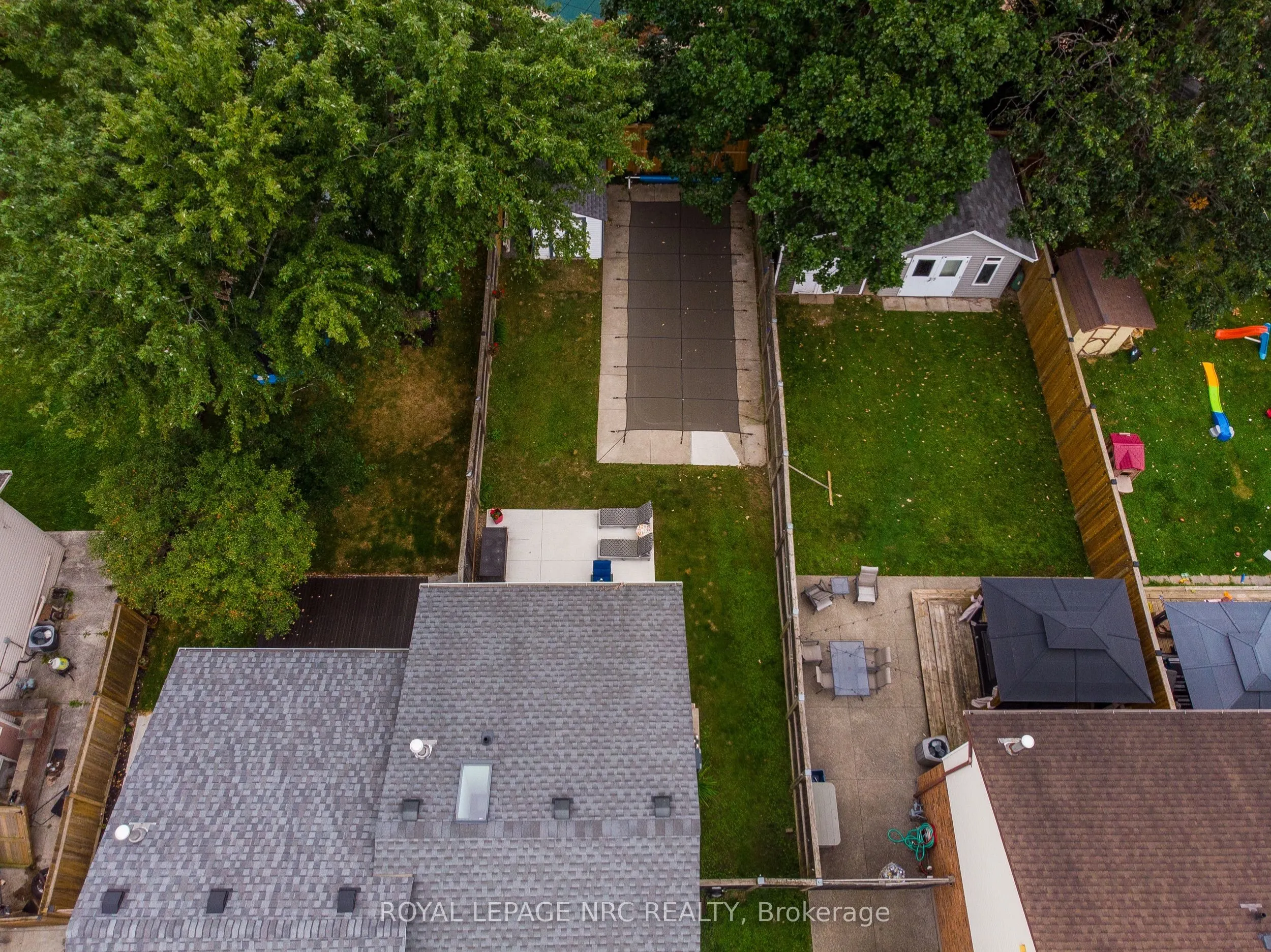 6073 Wildrose Crescent