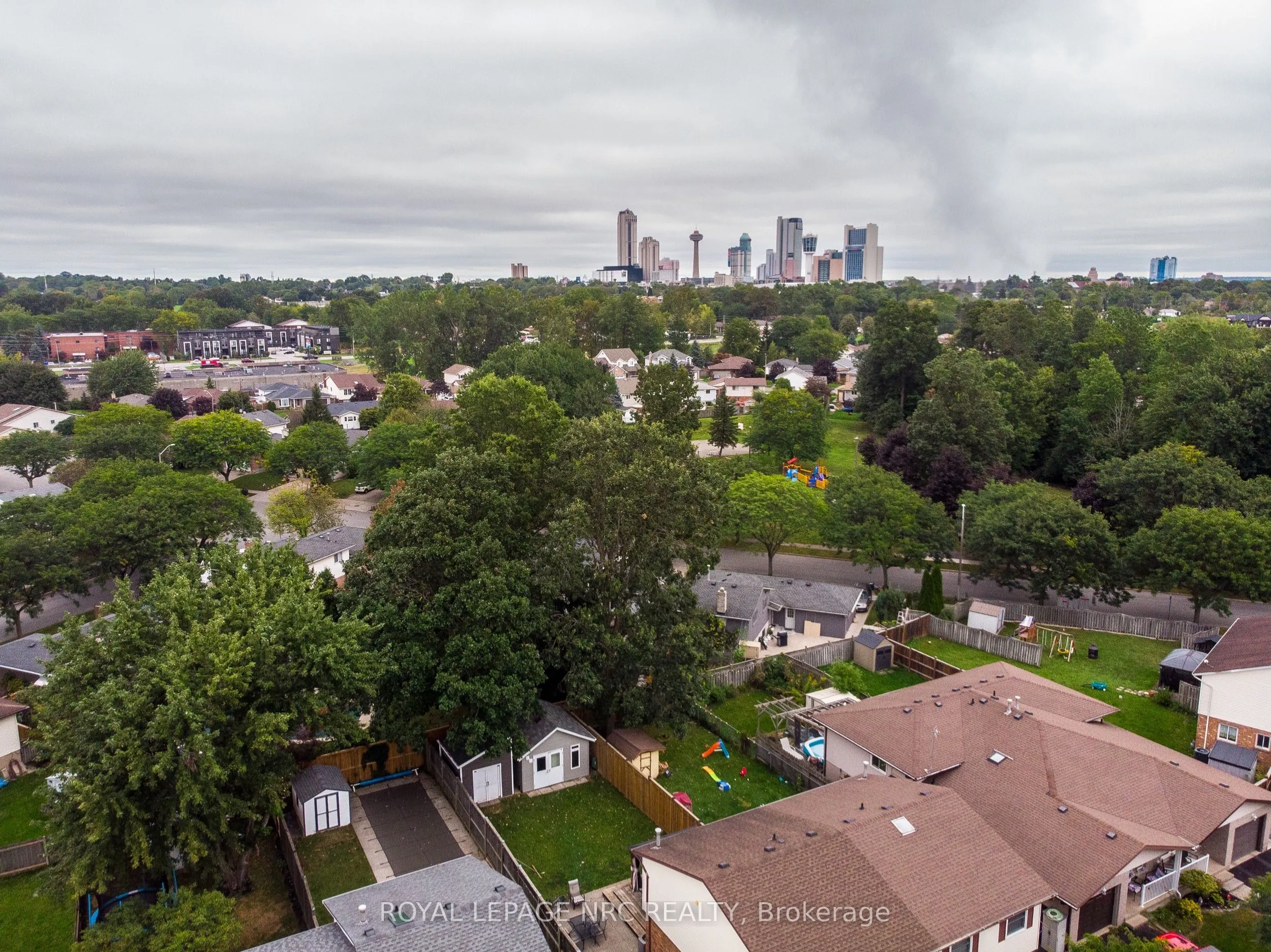 6073 Wildrose Crescent