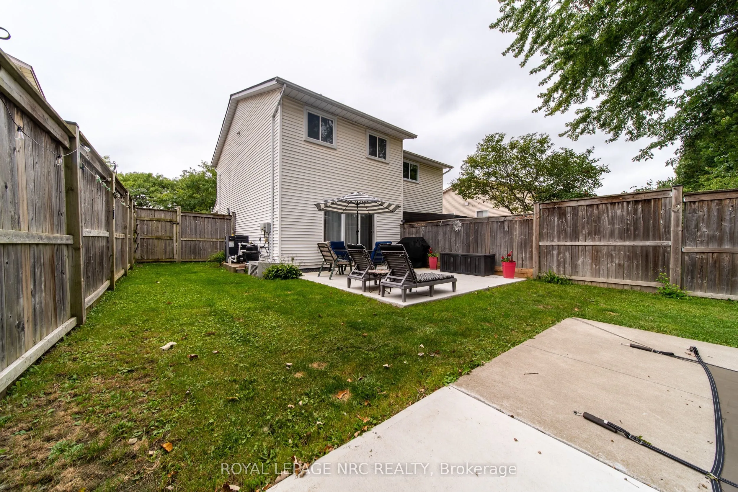 6073 Wildrose Crescent